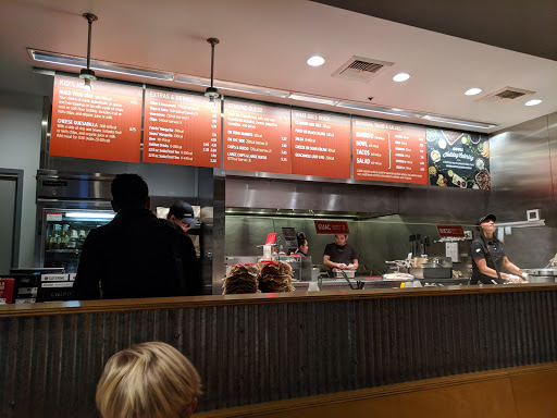 Mexican Restaurant «Chipotle Mexican Grill», reviews and photos, 775 NW Gilman Blvd, Issaquah, WA 98027, USA
