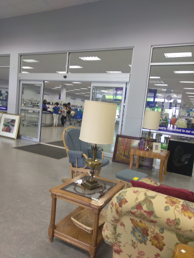 Thrift Store «Goodwill Saville Retail Store», reviews and photos, 1911 Saville Row, Hampton, VA 23666, USA