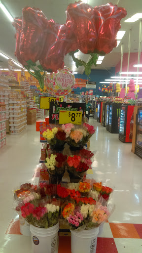 Grocery Store «Lowes Mercado», reviews and photos, 1320 S Federal Blvd, Denver, CO 80219, USA