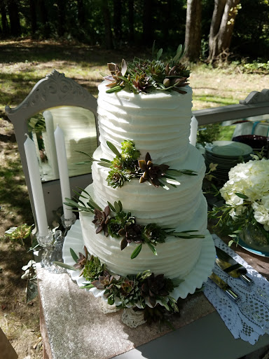 Florist «Amelia Florist Wine & Gift Shop», reviews and photos, 1406 Ohio Pike, Amelia, OH 45102, USA