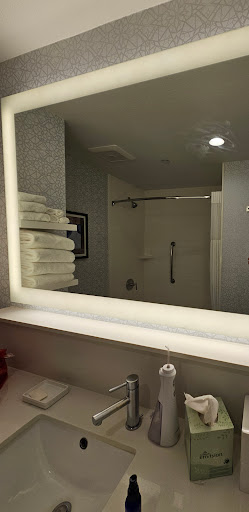 Hampton Inn & Suites Gilroy image
