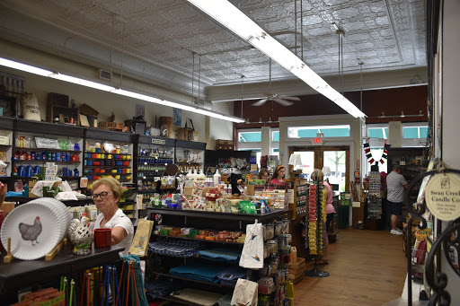 General Store «Mast General Store Hendersonville», reviews and photos, 527 N Main St, Hendersonville, NC 28792, USA