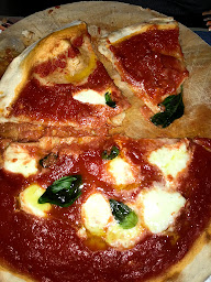 Photo n°45 de Baïla Pizza | Poitiers pont Saint-Cyprien à Poitiers ()