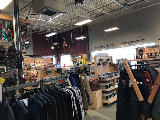 Camping Store «REI», reviews and photos, 11581 Fountains Dr, Maple Grove, MN 55369, USA