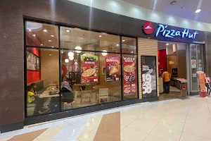 Pizza Hut Restaurant Aeon Station 18 image