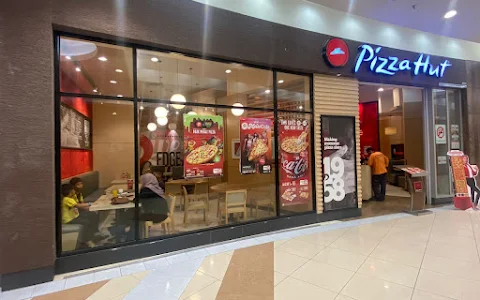 Pizza Hut Restaurant Aeon Station 18 image