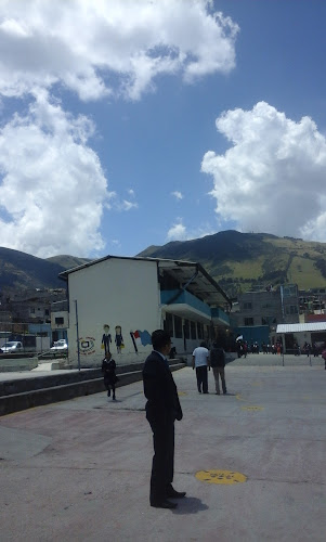 Emilio Uzcátegui bnvg, Quito 170140, Ecuador