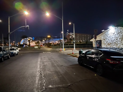 Liquor Store «Forum Liquors», reviews and photos, 801 S Prairie Ave, Inglewood, CA 90301, USA