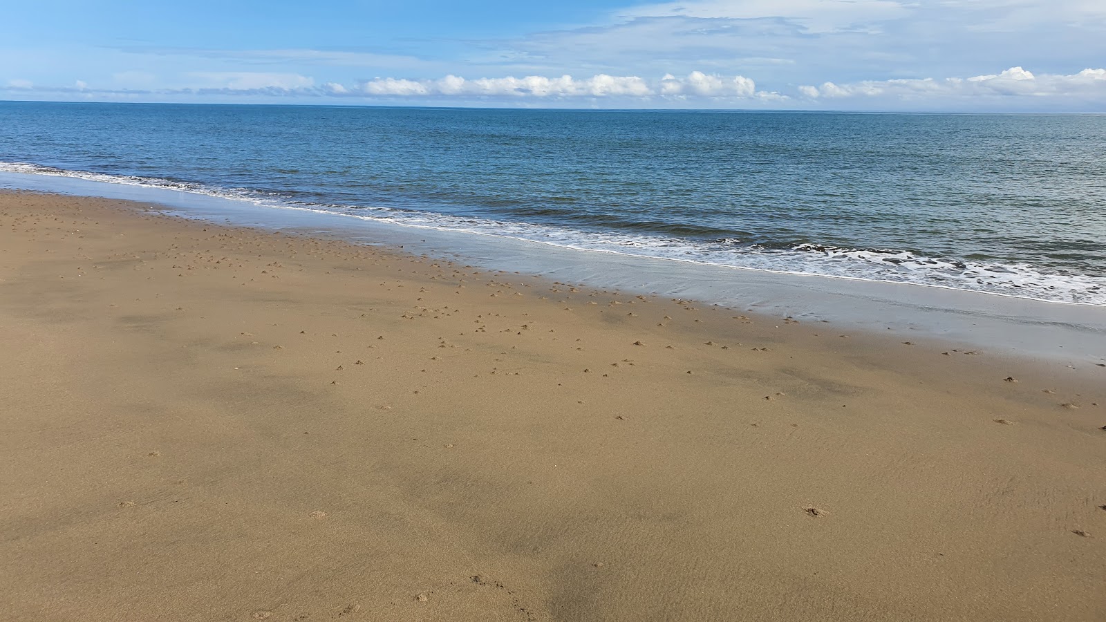 Bajaderos Beach的照片 带有长直海岸