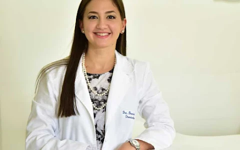 Dra. Brenda Zuñiga | Otorrino en Panamá image