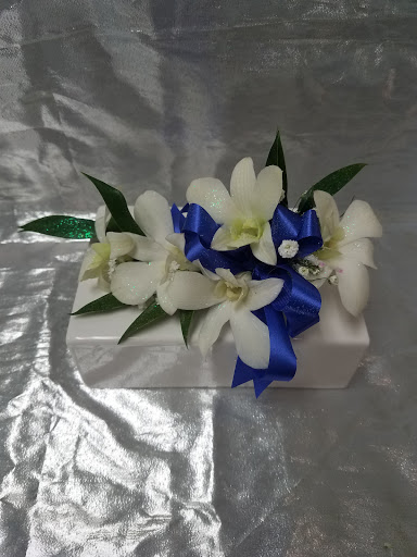 Florist «Addison Floral», reviews and photos, 58 E Lake St, Addison, IL 60101, USA