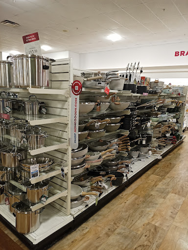 Department Store «T.J. Maxx & HomeGoods», reviews and photos, 105 Middlesex Ave, Somerville, MA 02145, USA