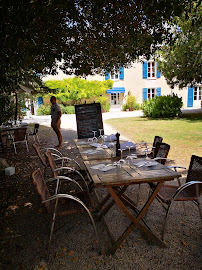Atmosphère du Restaurant L'Auberge De Crespé à Saint-Symphorien - n°1
