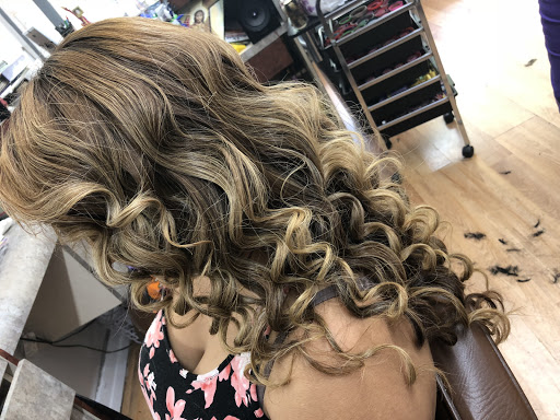 Beauty Salon «Ydelsa Unisex Beauty Salon», reviews and photos, 917 Onderdonk Ave, Flushing, NY 11385, USA