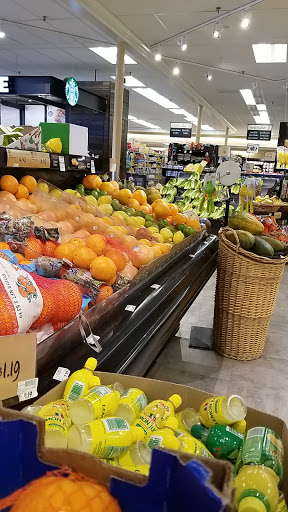 Grocery Store «D & W Fresh Market», reviews and photos, 2181 Wealthy St SE, East Grand Rapids, MI 49506, USA