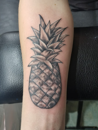 Tattoo Shop «OCTOPUS INK TATTOO», reviews and photos, 410 1st St, Lake Oswego, OR 97034, USA