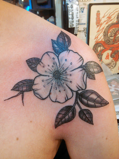 Tattoo Shop «End Of The Trail Tattoo», reviews and photos, 520 McHenry Ave, Modesto, CA 95354, USA