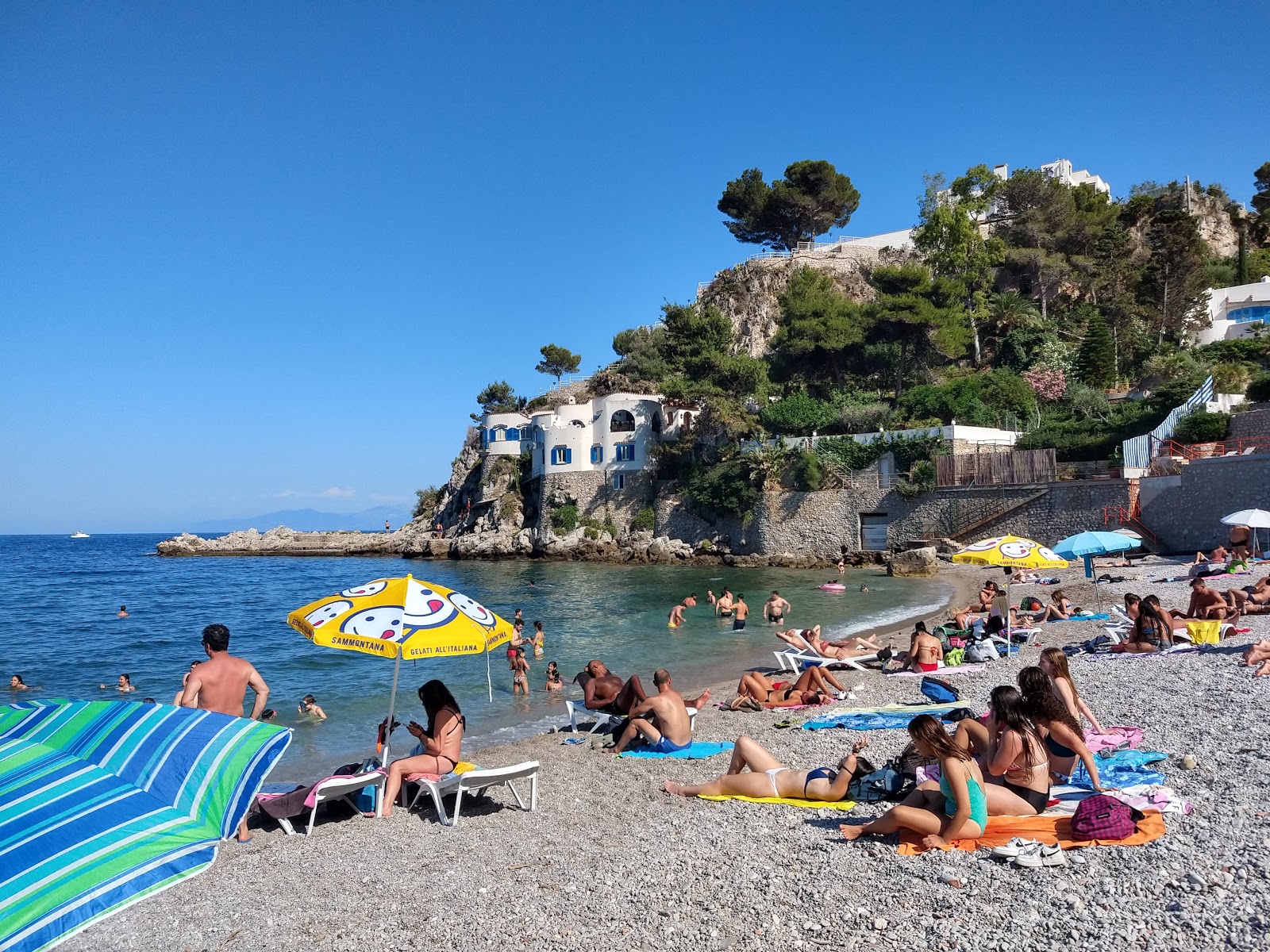 Foto av Kafara beach med små beige småsten yta