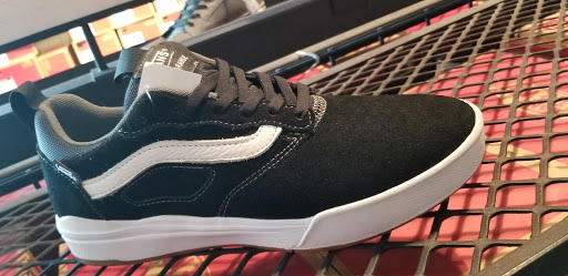 Shoe Store «Vans», reviews and photos, 485 N Tustin St, Orange, CA 92867, USA