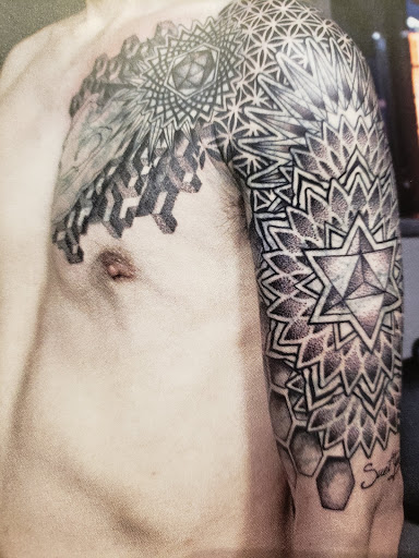 Tattoo Shop «Brass Knuckle Tattoo Studio», reviews and photos, 2817 Hennepin Ave, Minneapolis, MN 55408, USA