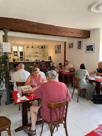 Atmosphère du Café Le Carbet de l'amitié à La Chapelotte - n°1