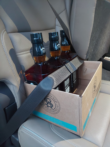 Liquor Store «T & N Liquors», reviews and photos, 18704 N Village, Hagerstown, MD 21742, USA