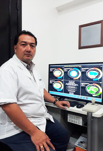 Dr. Ruben Burgos Yamashiro - Oftalmologo Oculista en Santa Cruz Bolivia