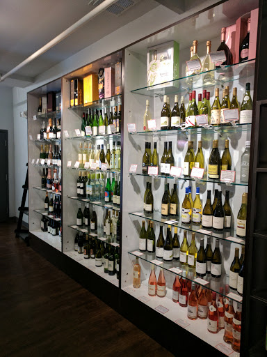 Bar «Wine on High Bar & Retail», reviews and photos, 789 N High St, Columbus, OH 43215, USA