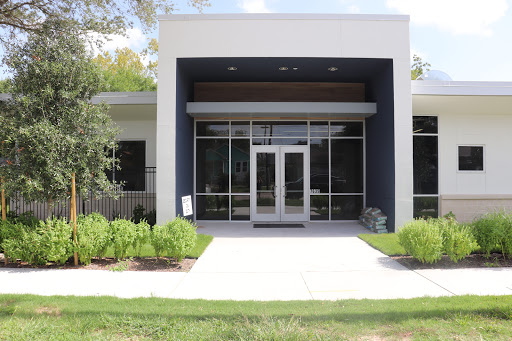 El Centro de Corazón John S. Dunn Health Center