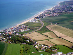 Foto von Normandy beach und die siedlung