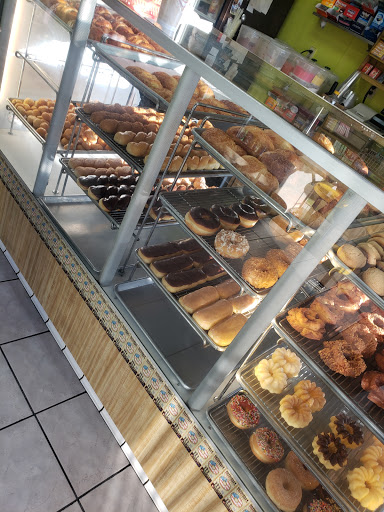 Donut Shop «Amigo Donut», reviews and photos, 14229 S Inglewood Ave, Hawthorne, CA 90250, USA