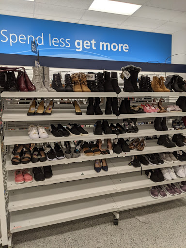 Clothing Store «Ross Dress for Less», reviews and photos, 17084 Slover Ave, Fontana, CA 92337, USA