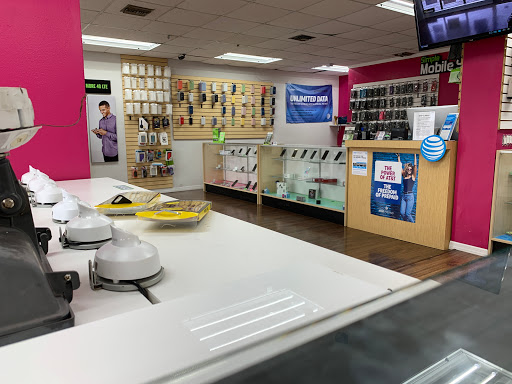 Cell Phone Store «TELLFIX Simple Mobile Solutions», reviews and photos, 4815 E Busch Blvd #102, Tampa, FL 33617, USA
