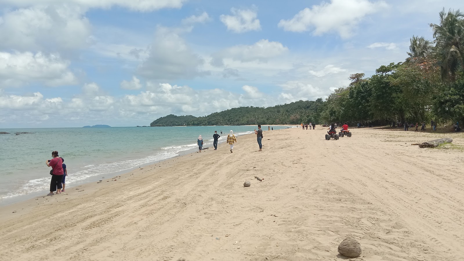 Zdjęcie Melano Bay Beach z przestronna plaża