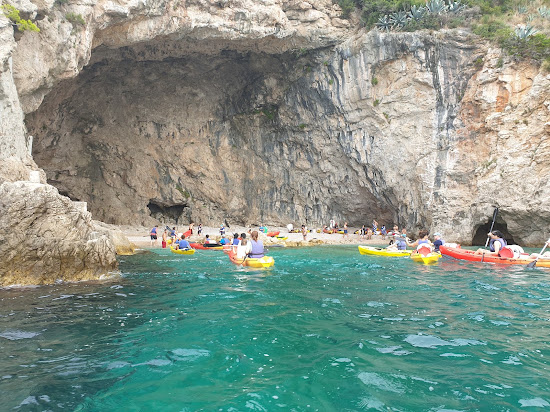 Betina Cave beach