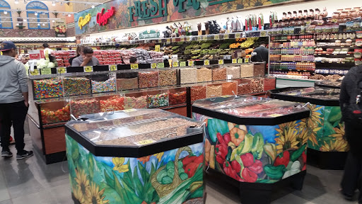 Supermarket «Vallarta Supermarkets», reviews and photos, 1951 W Clinton Ave, Fresno, CA 93705, USA