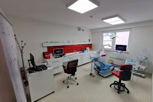Saradent Dental Centar by Šišić image