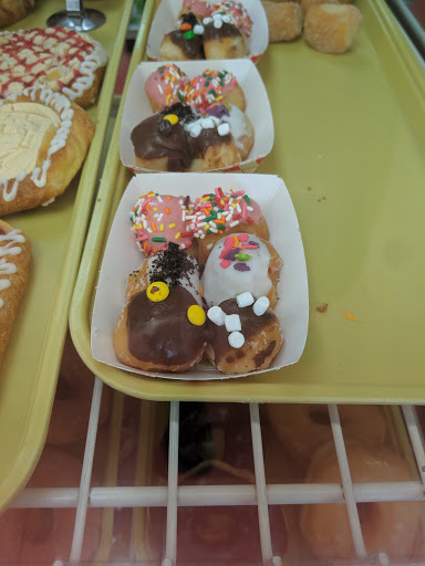 Donut Shop «Donut Palace», reviews and photos, 113 S Interstate Hwy 35, New Braunfels, TX 78130, USA