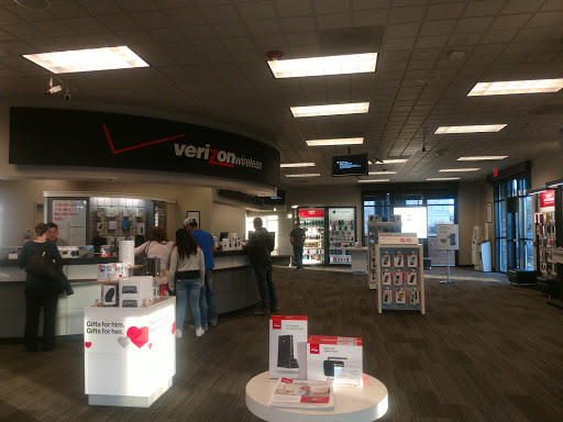 Cell Phone Store «Verizon», reviews and photos, 2241 Prairie Center Pkwy, Brighton, CO 80601, USA