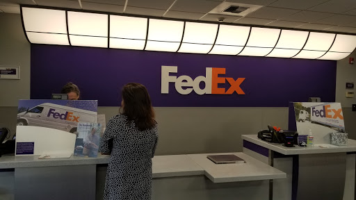 Shipping and Mailing Service «FedEx Ship Center», reviews and photos, 5500 220th Ave SE, Issaquah, WA 98029, USA