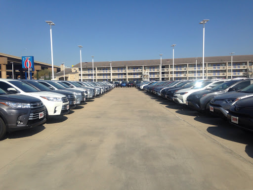 Toyota Dealer «Toyota of Dallas», reviews and photos, 2610 Forest Ln, Dallas, TX 75234, USA