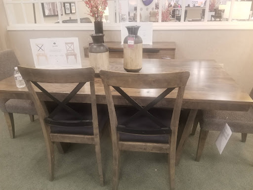 Furniture Store «Raymour & Flanigan Furniture and Mattress Store», reviews and photos, 895 E Gate Blvd, Garden City, NY 11530, USA