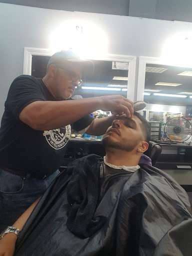 Barber Shop «Flashlight Barber Shop», reviews and photos, 200 Towne Center Cir, Sanford, FL 32771, USA