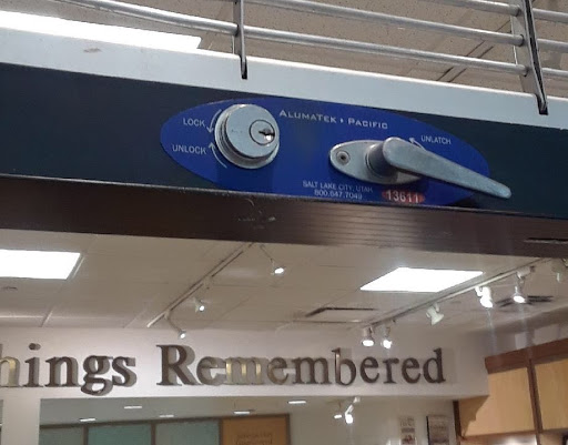 Locksmith «Howard Safe & Lock Co», reviews and photos, 826 E 14th St, Houston, TX 77009, USA