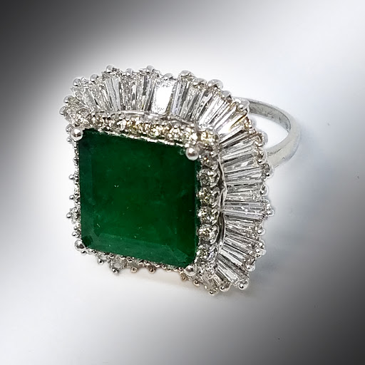 Jewelry Store «Saatchi Jewelry», reviews and photos, 4545 Austin Blvd, Island Park, NY 11558, USA