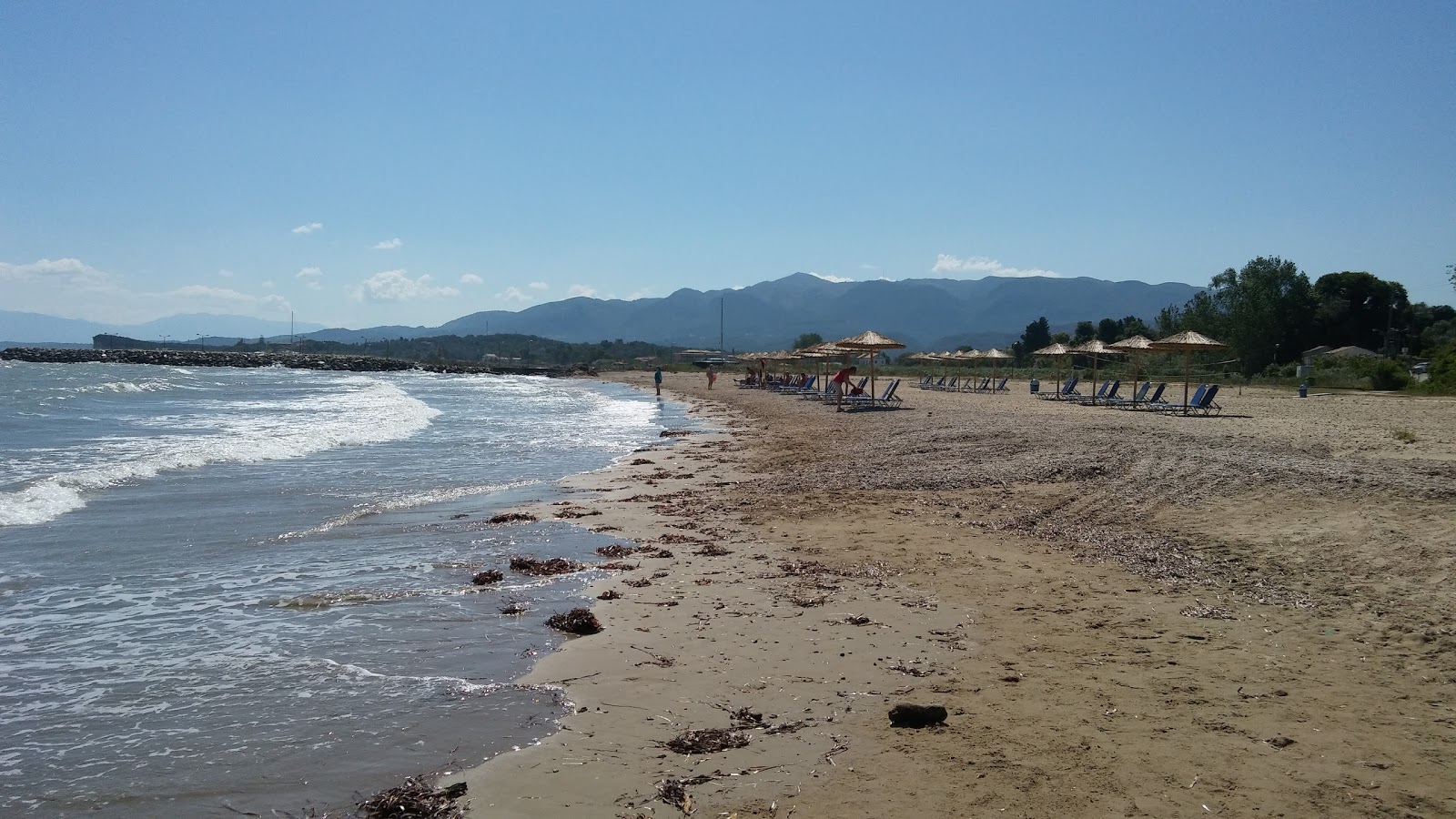 Foto von Astrakeri beach mit etwas sauber Sauberkeitsgrad