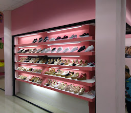 Plaza de la mujer photo