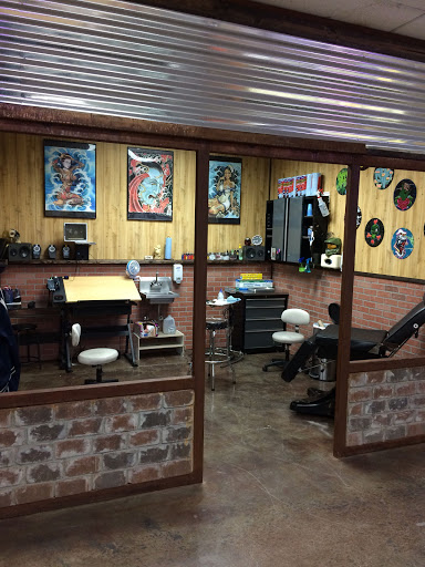 Tattoo Shop «Golden Rule Tattoo and Body Piercing», reviews and photos, 10406 Silverdale Way NW b103, Silverdale, WA 98383, USA