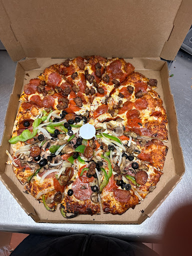 Round Table Pizza image