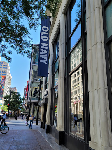 Clothing Store «Old Navy», reviews and photos, 1730 W Fullerton Ave, Chicago, IL 60614, USA